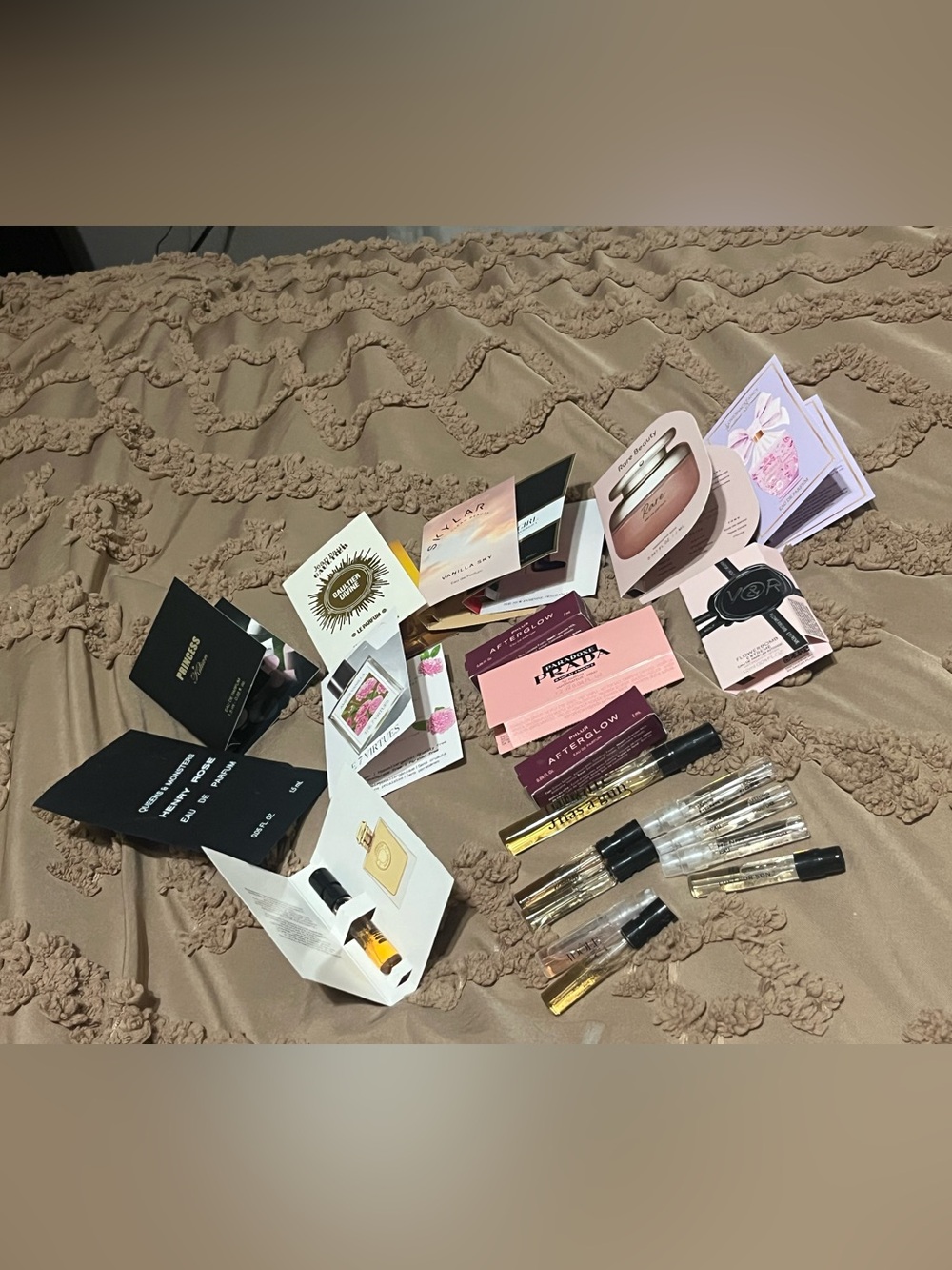 Sample set and travel